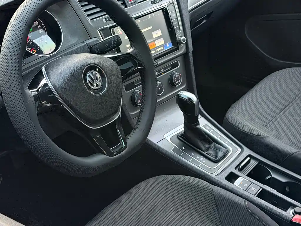 Volkswagen Golf — миниатюра 9
