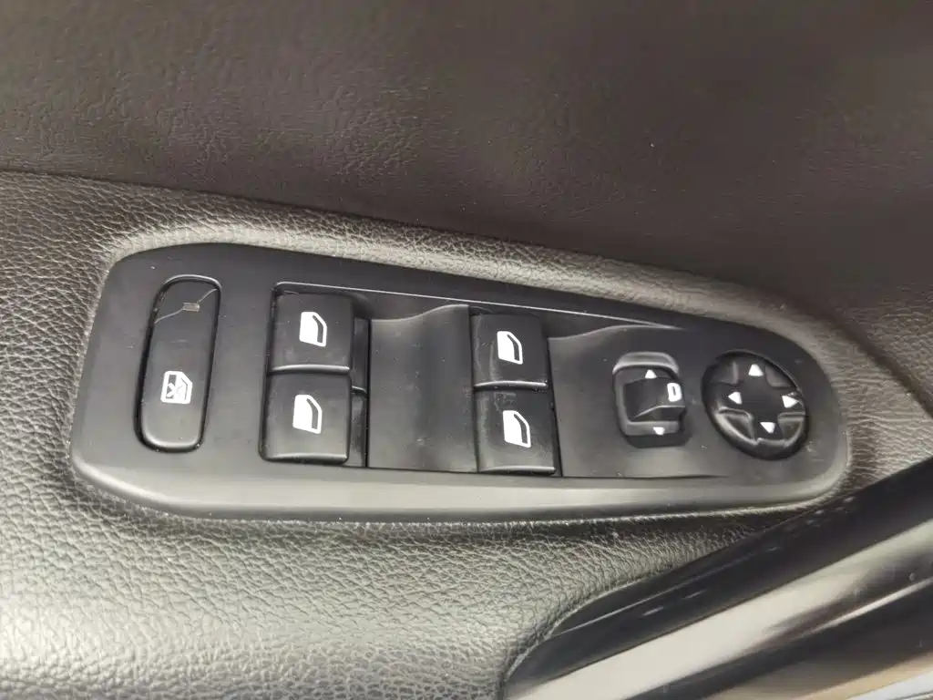 Peugeot 408 — миниатюра 9
