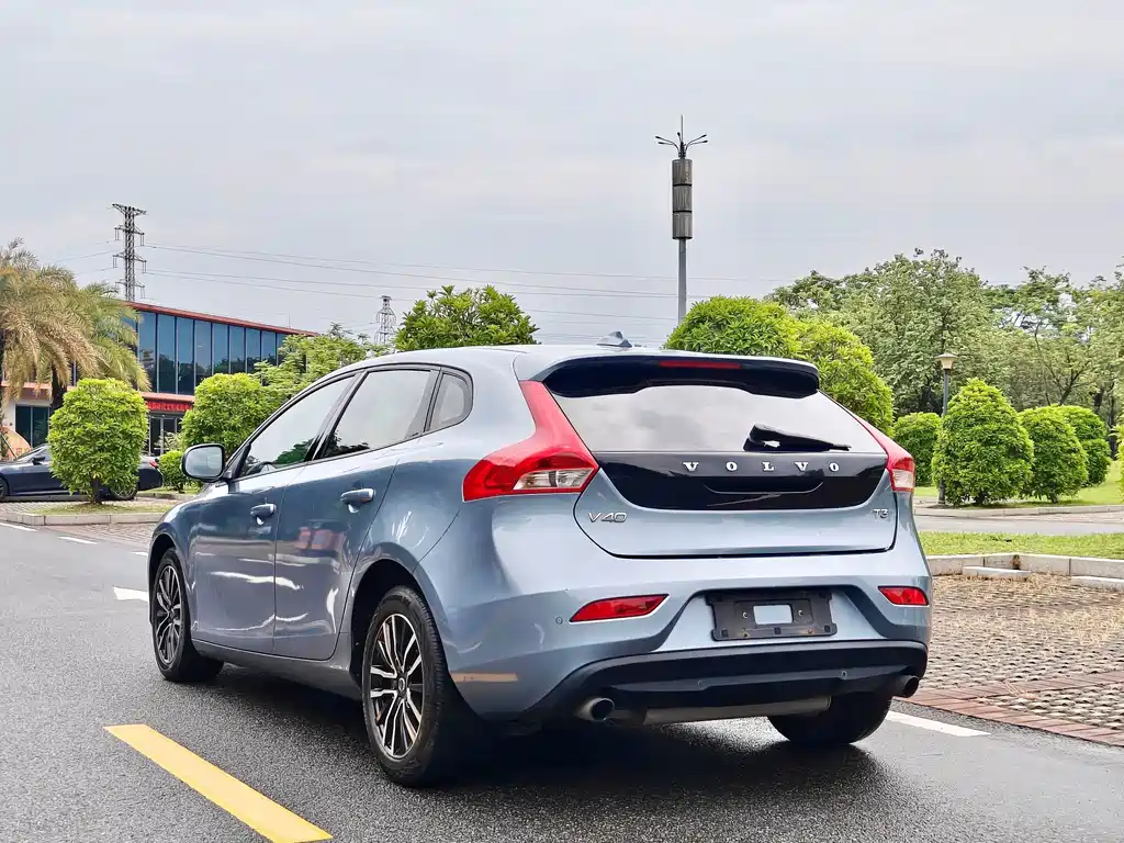 Volvo V40 — миниатюра 7