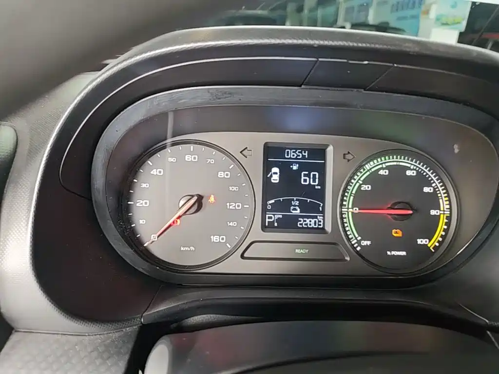 Roewe Clever — миниатюра 12
