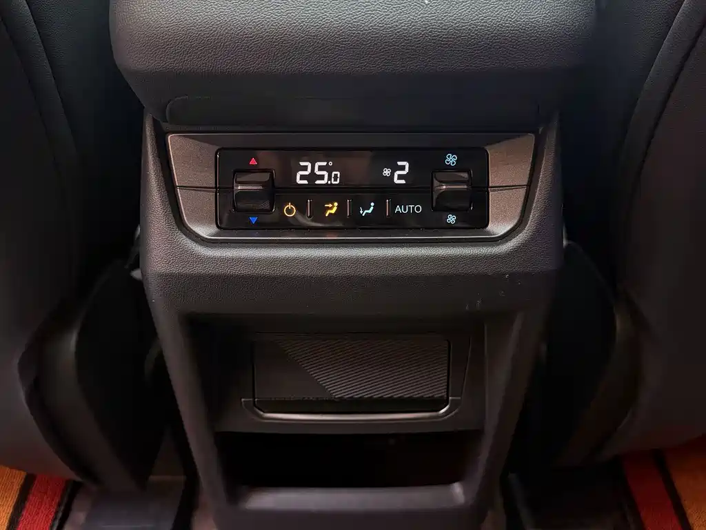 Ford Edge — миниатюра 12