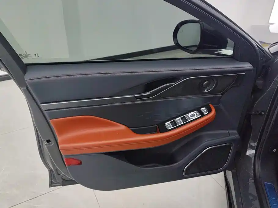 Lincoln Z — миниатюра 7