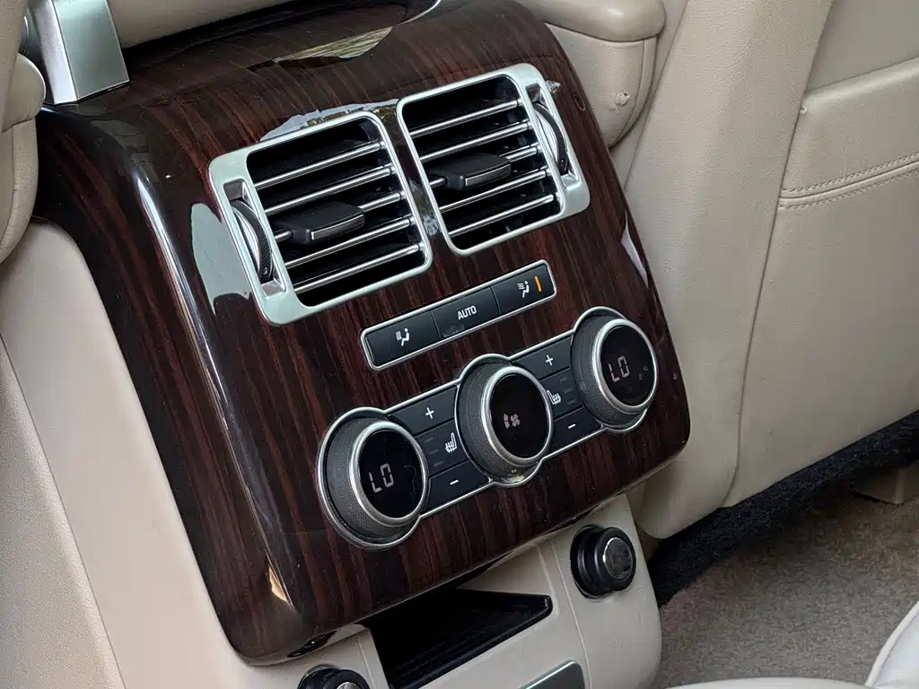 Land Rover Range Rover — миниатюра 20