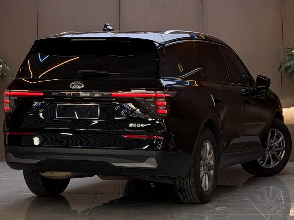 Ford Edge — миниатюра 9