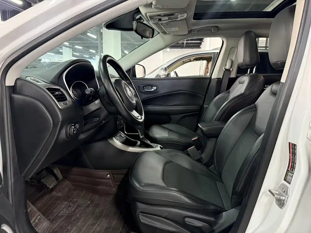 Jeep Compass — миниатюра 6
