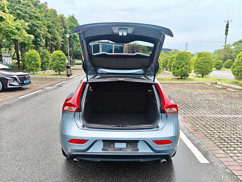 Volvo V40 — миниатюра 9