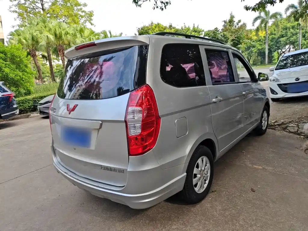Wuling Hongguang — миниатюра 7