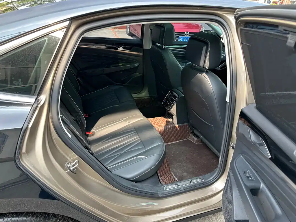 Volkswagen Passat — миниатюра 17