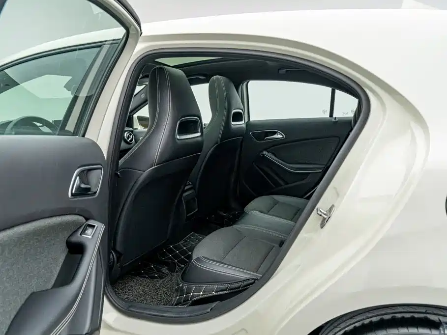 Mercedes-Benz A-Class (Import) — миниатюра 13