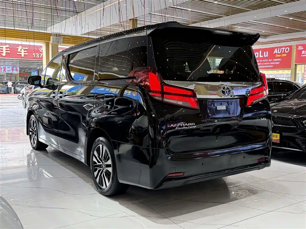 Toyota Alphard Facelift 3.5L Premium Edition, фото 4
