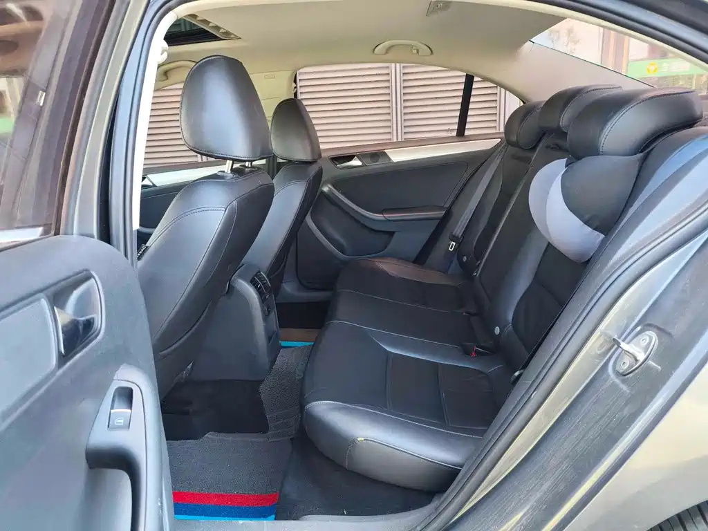 Volkswagen Sagitar — миниатюра 5