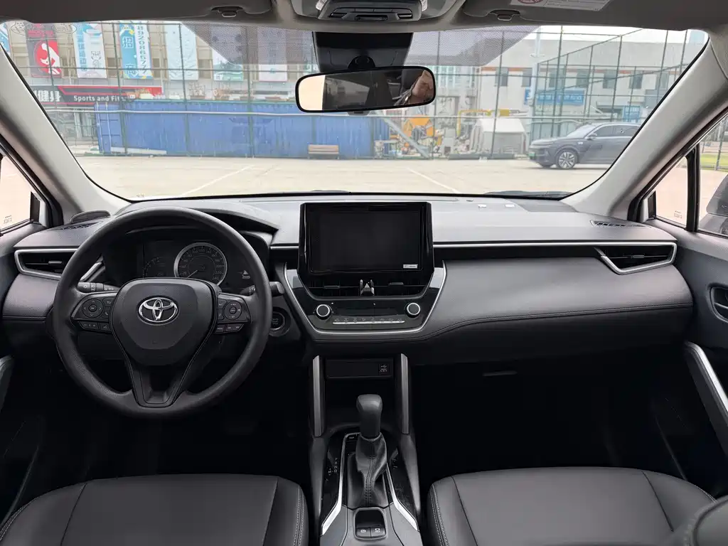 Toyota Corolla Cross — миниатюра 16