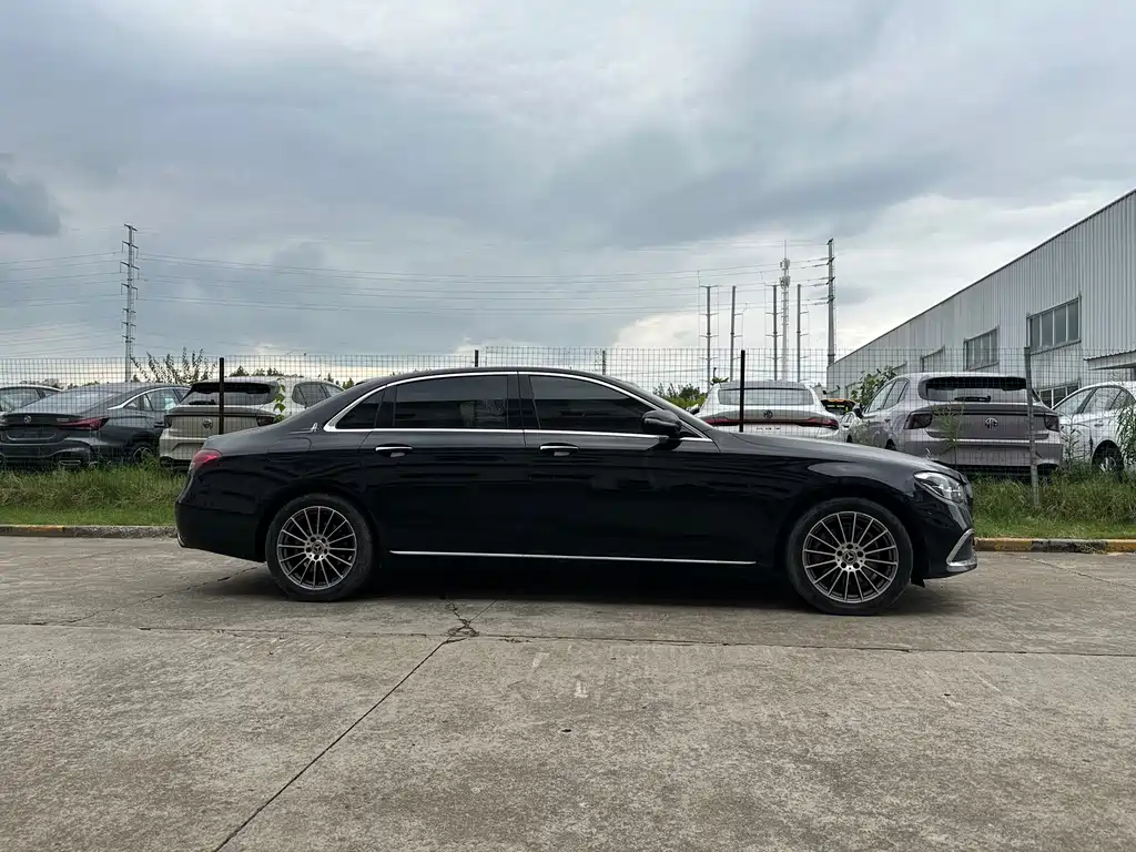 Mercedes-Benz E-Class — миниатюра 4