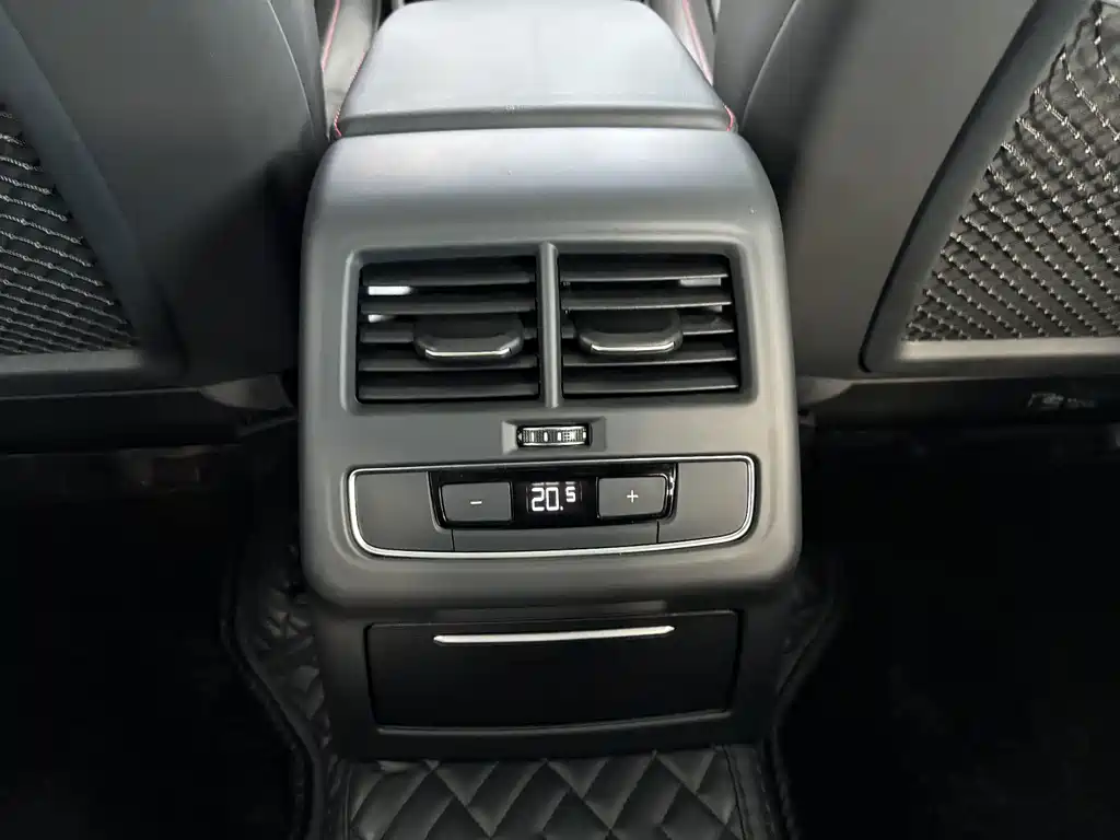 Audi A4L — миниатюра 20