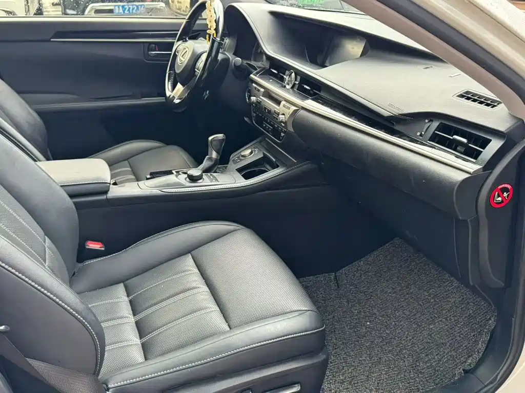 Lexus ES — миниатюра 6