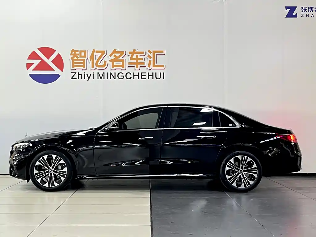 Mercedes-Benz E-Class — миниатюра 3