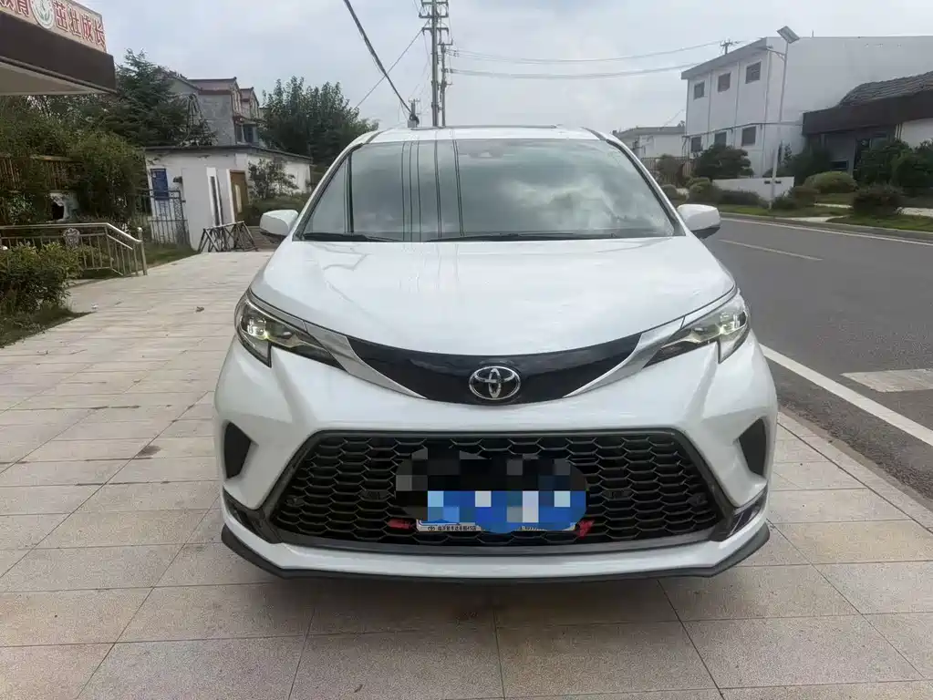 Toyota Granvia — миниатюра 2
