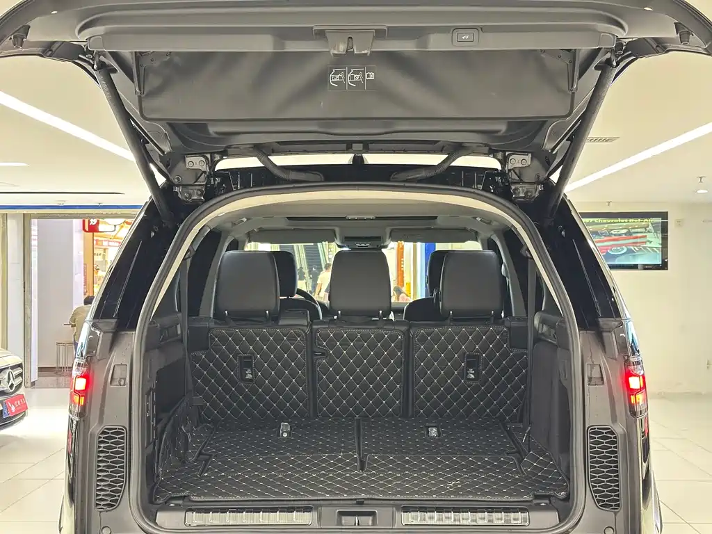 Land Rover Discovery — миниатюра 8