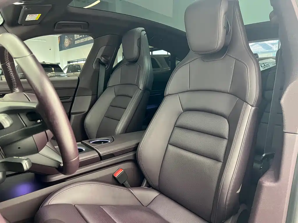 Porsche Taycan — миниатюра 13