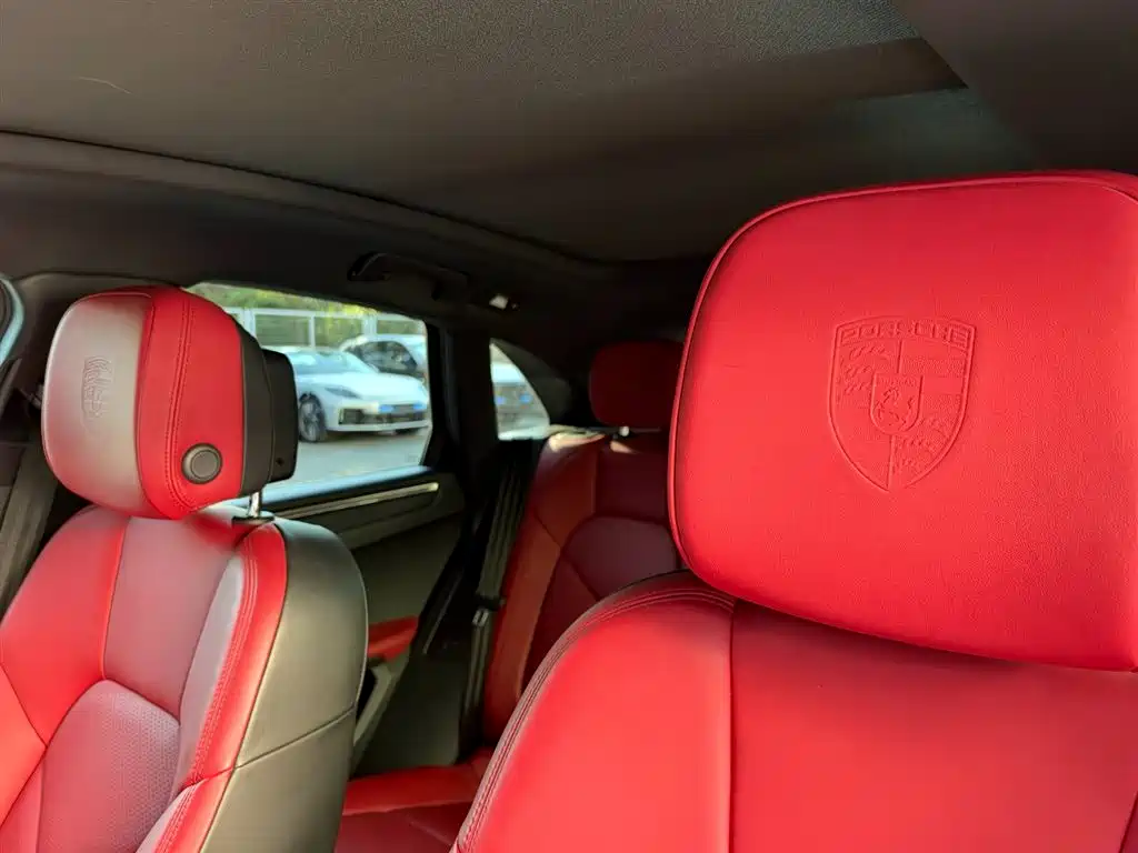 Porsche Macan — миниатюра 11