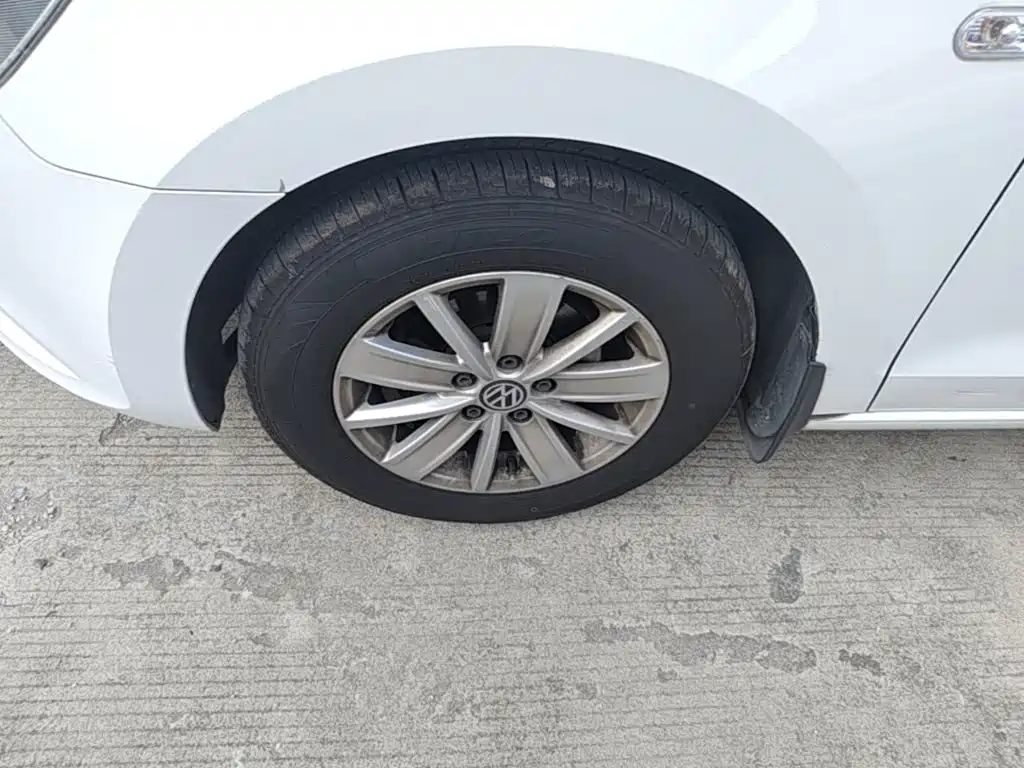 Volkswagen Jetta — миниатюра 23