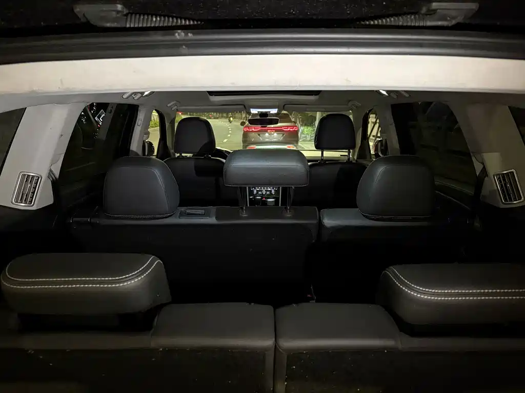 Volkswagen Teramont — миниатюра 10