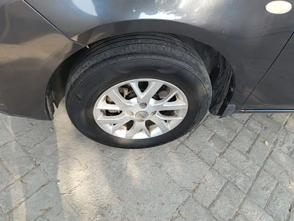 Nissan Sunny — миниатюра 23
