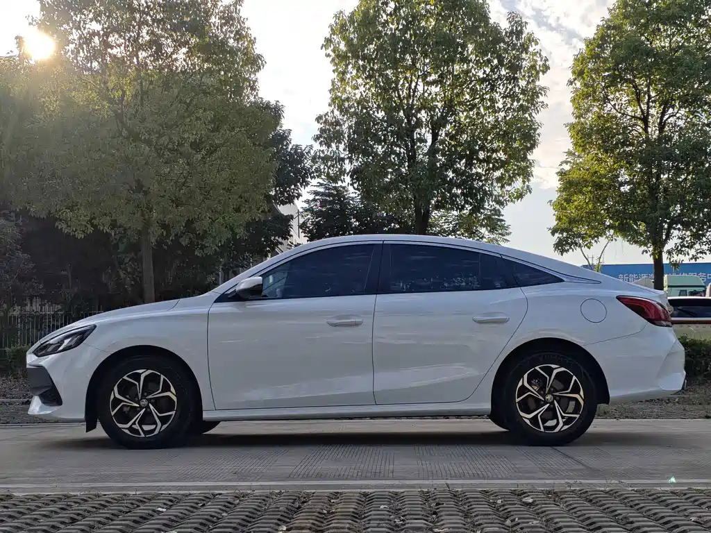MG MG5 — миниатюра 8