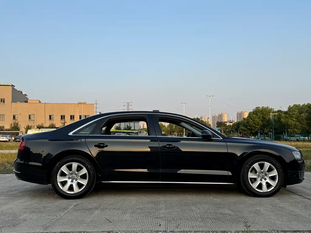 Audi A8 — миниатюра 7
