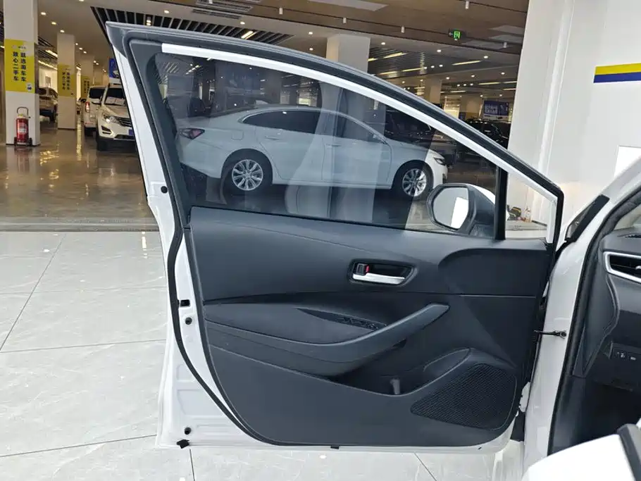 Toyota Corolla — миниатюра 7