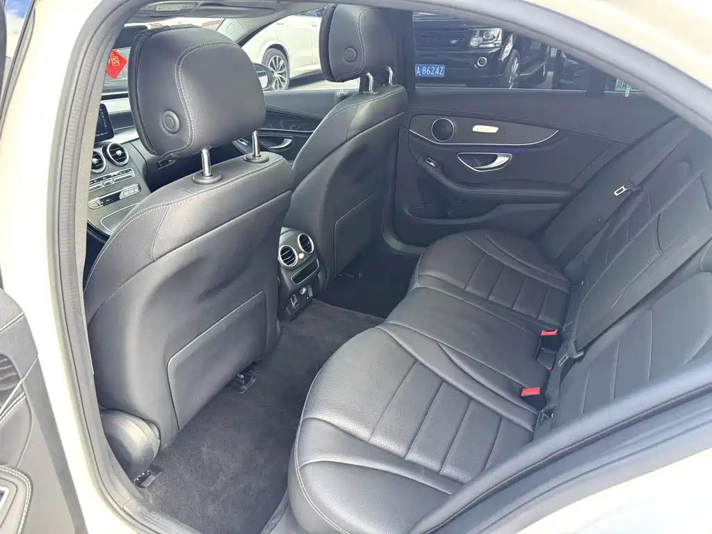 Mercedes-Benz C-Class — миниатюра 4