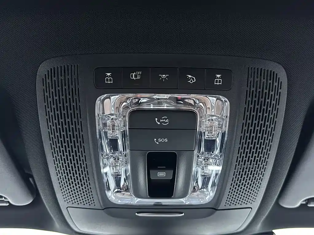 Mercedes-Benz GLB — миниатюра 18