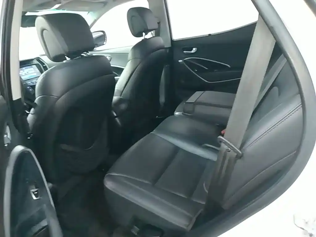 Hyundai Santa Fe — миниатюра 17