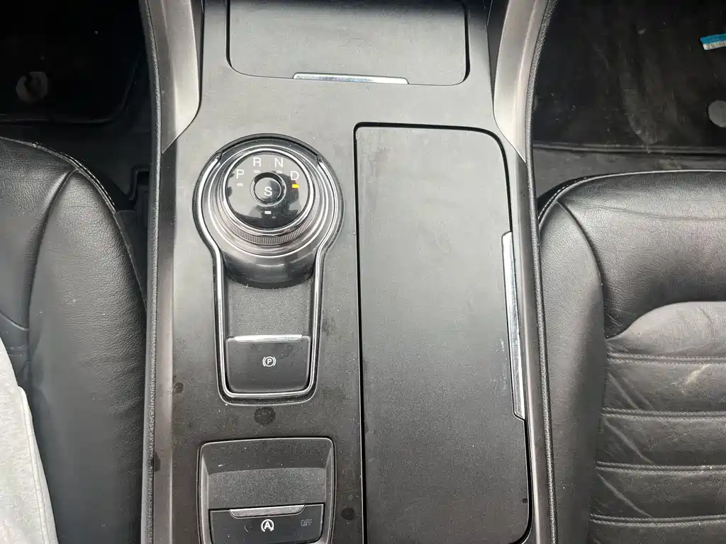 Ford Mondeo — миниатюра 10