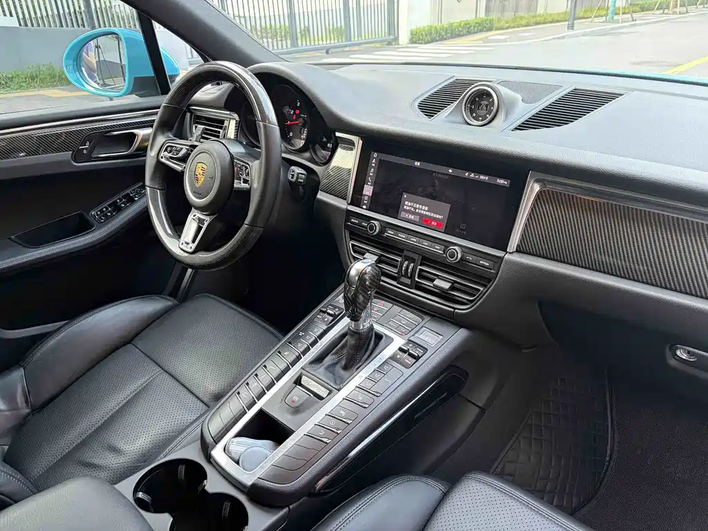 Porsche Macan — миниатюра 7