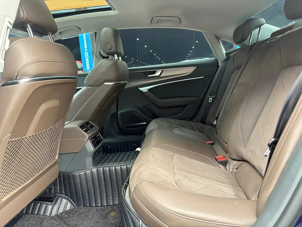 Audi A7L — миниатюра 14