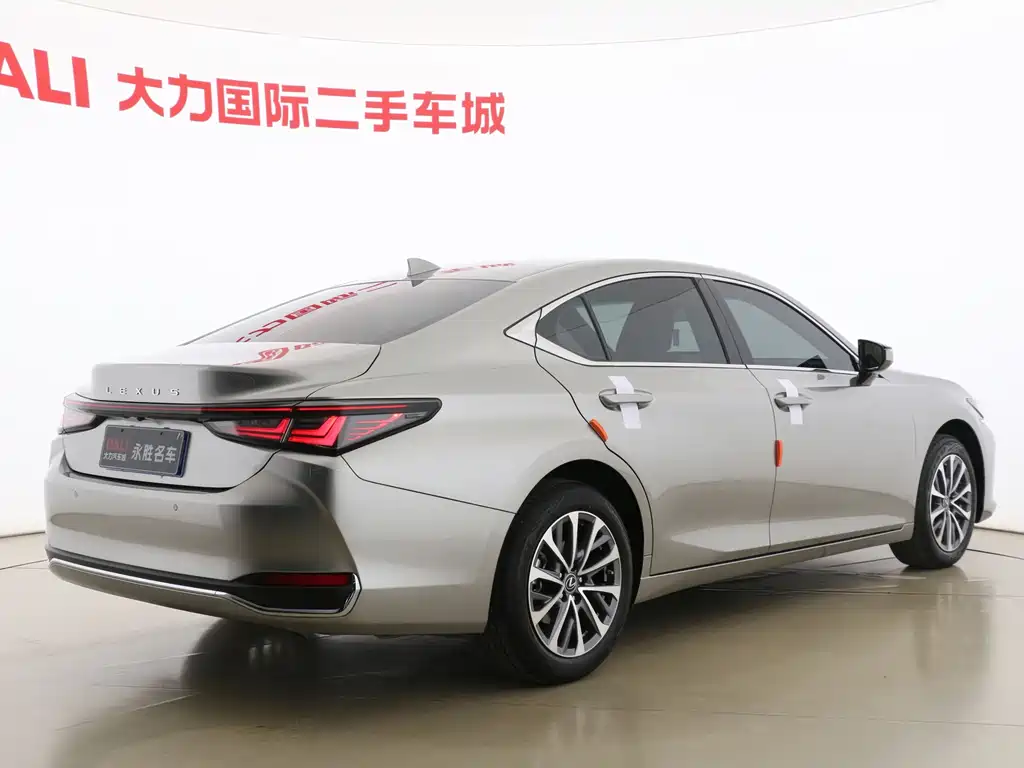 Lexus ES — миниатюра 14
