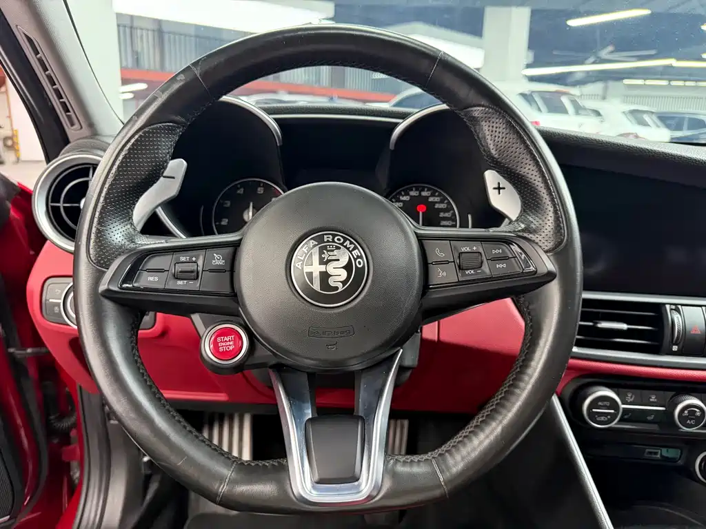 Alfa Romeo Giulia — миниатюра 6
