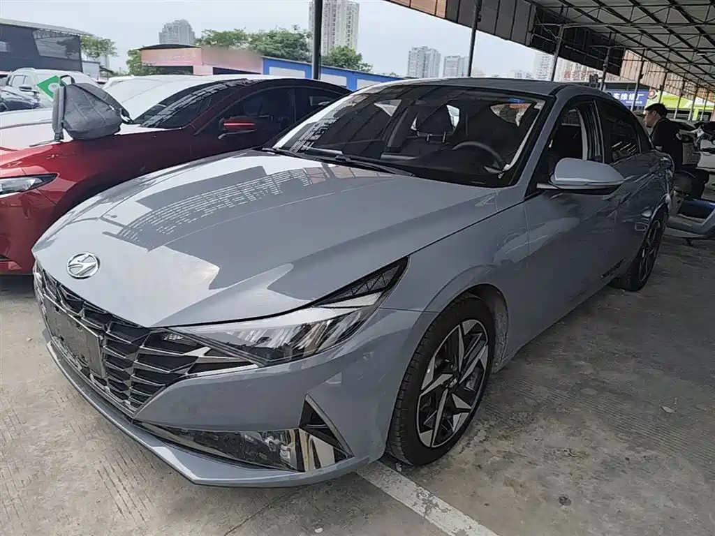 Купить Hyundai Elantra