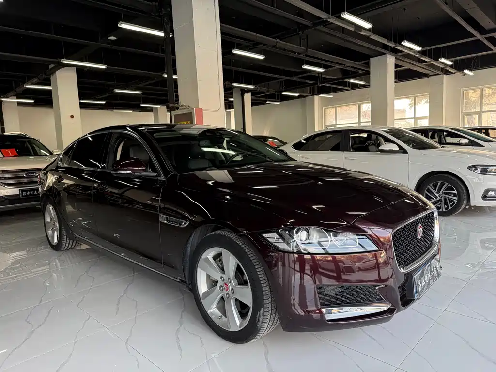 Jaguar XFL — миниатюра 3