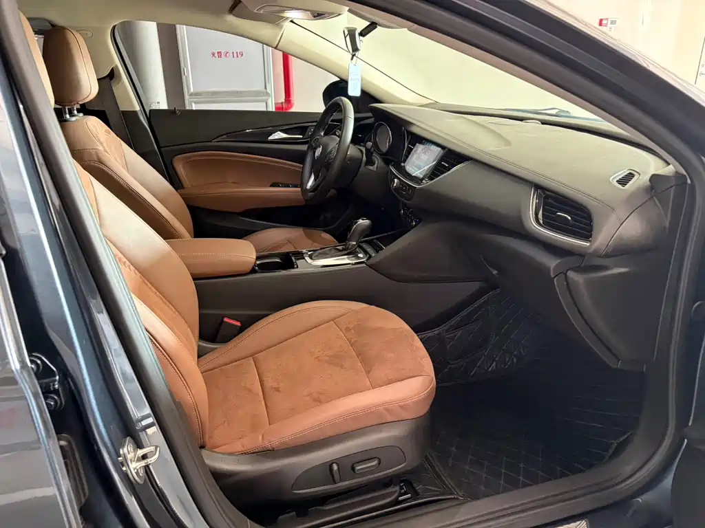 Buick Regal — миниатюра 8