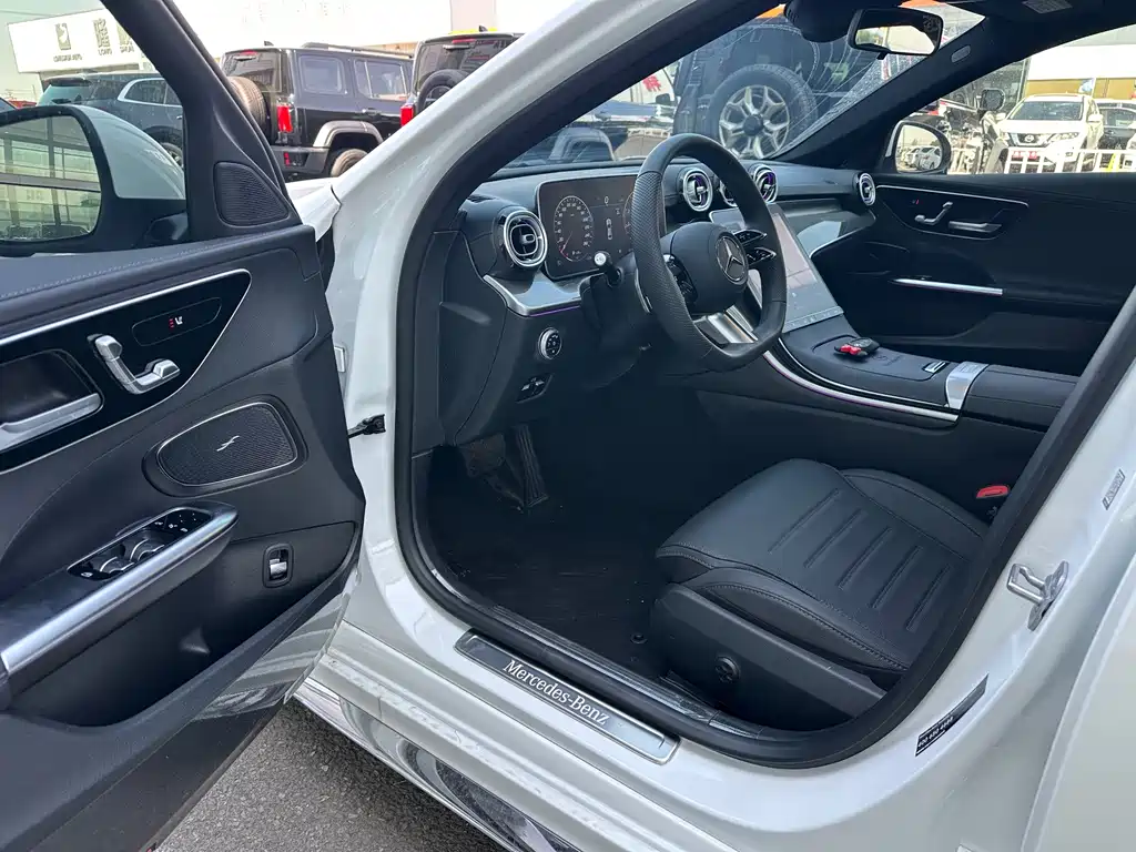 Mercedes-Benz C-Class — миниатюра 4