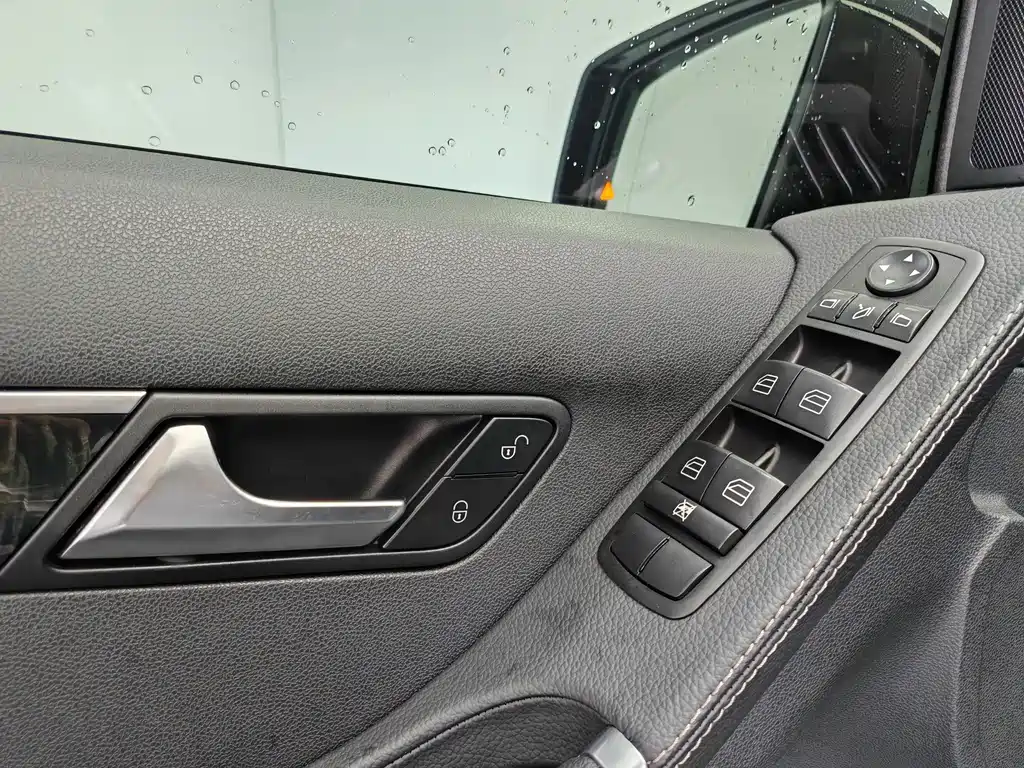 Mercedes-Benz R-Class — миниатюра 17
