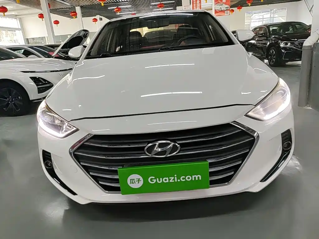 Hyundai Elantra — миниатюра 3