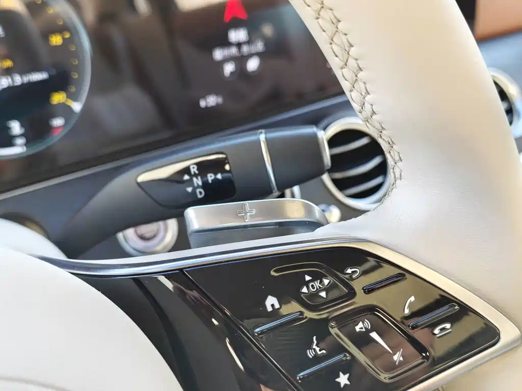 Mercedes-Benz E-Class — миниатюра 9