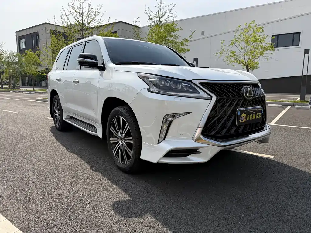 Lexus LX — миниатюра 3