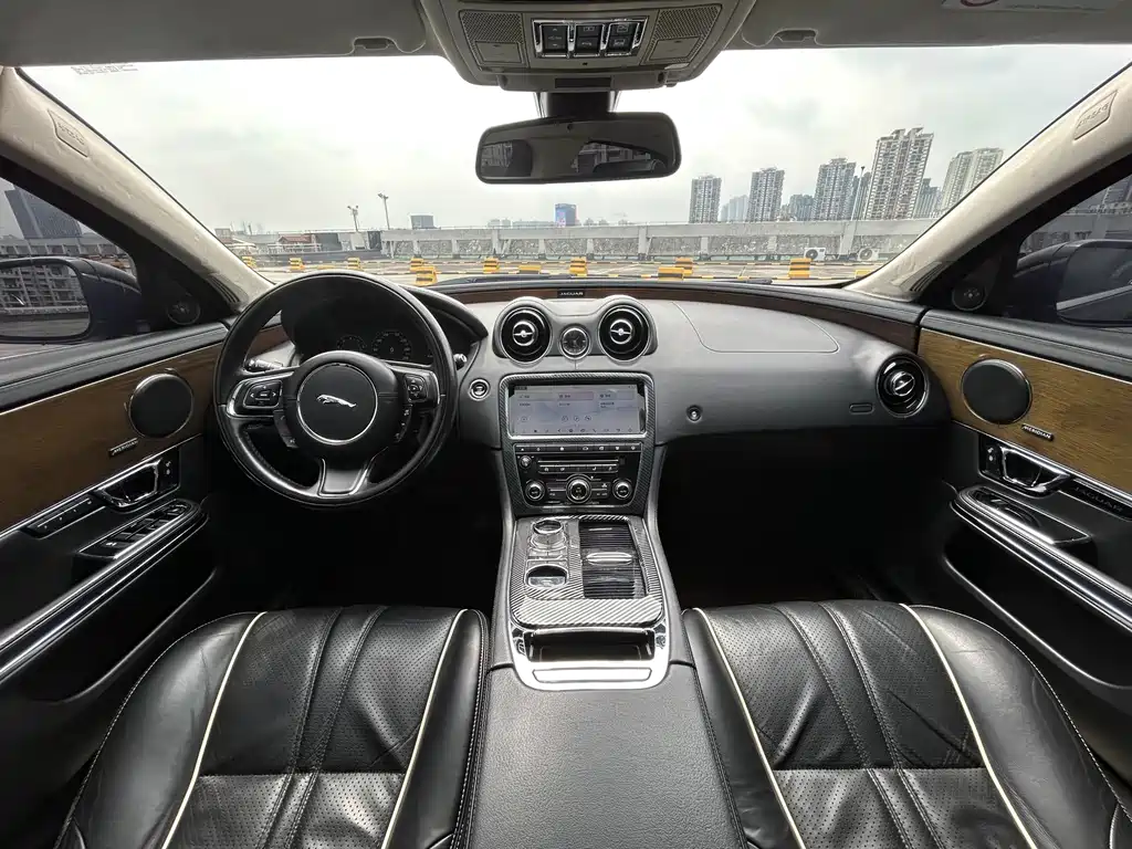Jaguar XJ — миниатюра 12