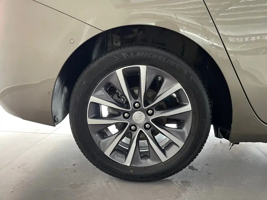 Buick GL6 — миниатюра 12