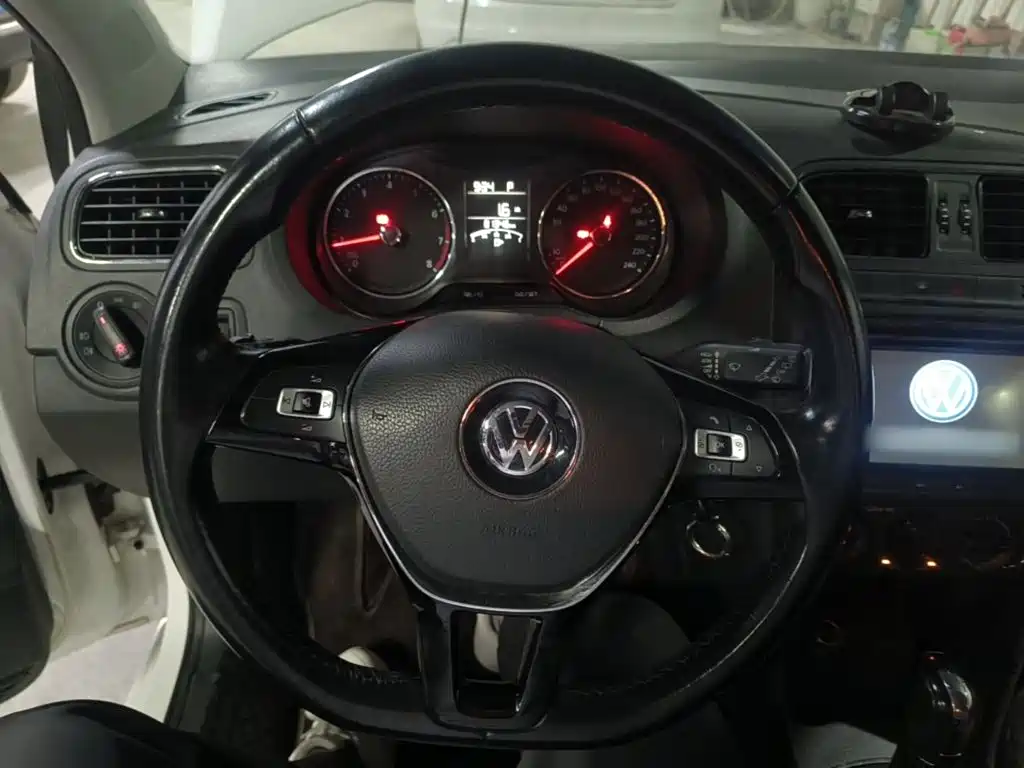 Volkswagen Polo — миниатюра 11