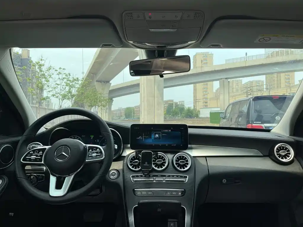 Mercedes-Benz C-Class — миниатюра 6